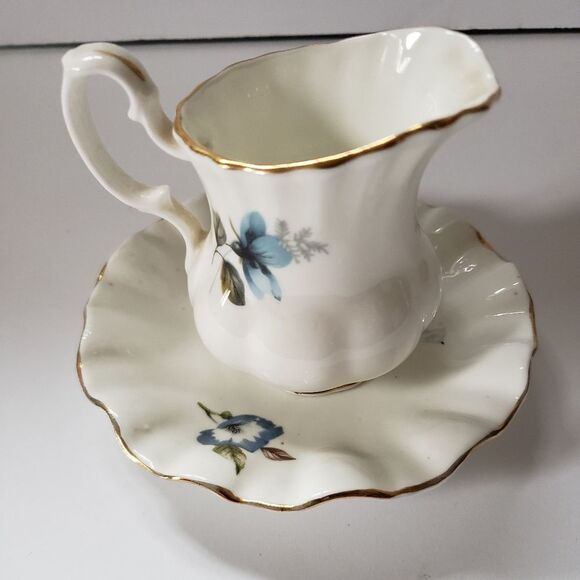 Royal Dover Bone China Creamer & Saucer - Picture 3 of 8